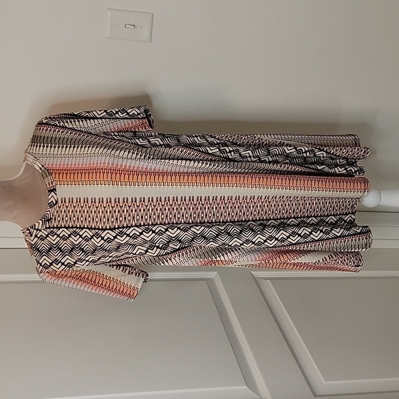 BCBGeneration Geometric Abstract Pattern Shift Dress, Size M, Short Sleeved EUC. - Picture 1 of 9